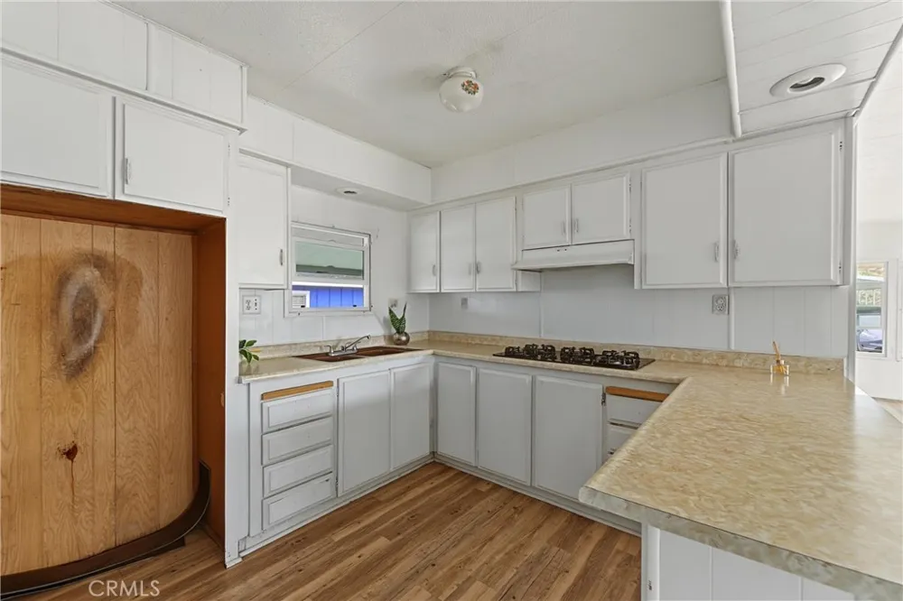 3030 Oceanside Boulevard #12 Oceanside, CA 92054