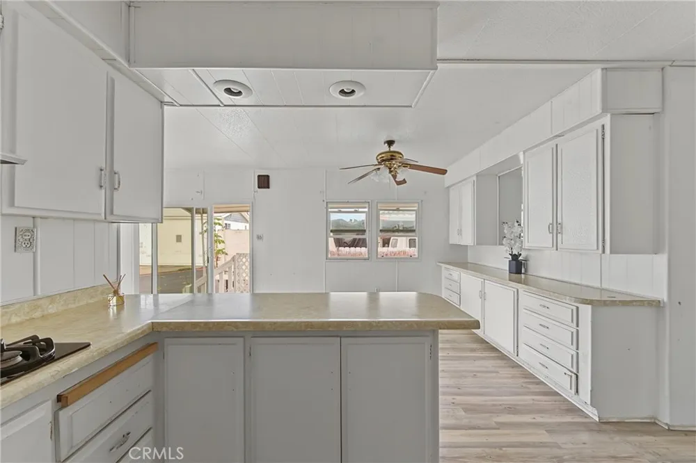 3030 Oceanside Boulevard #12 Oceanside, CA 92054
