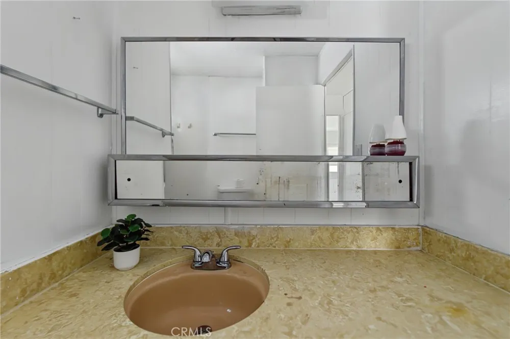 3030 Oceanside Boulevard #12 Oceanside, CA 92054