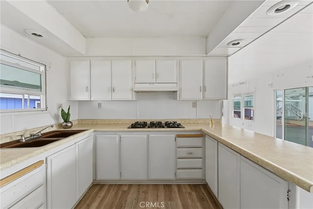 3030 Oceanside Boulevard #12 Oceanside, CA 92054