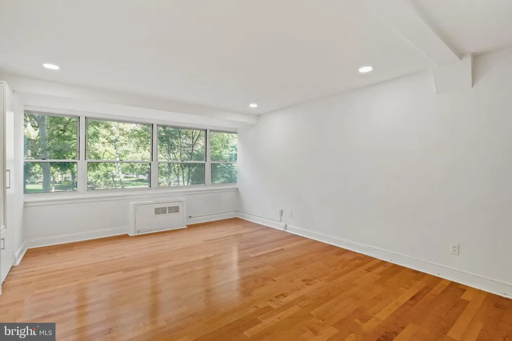 1810 RITTENHOUSE SQUARE #313 Philadelphia, PA 19103