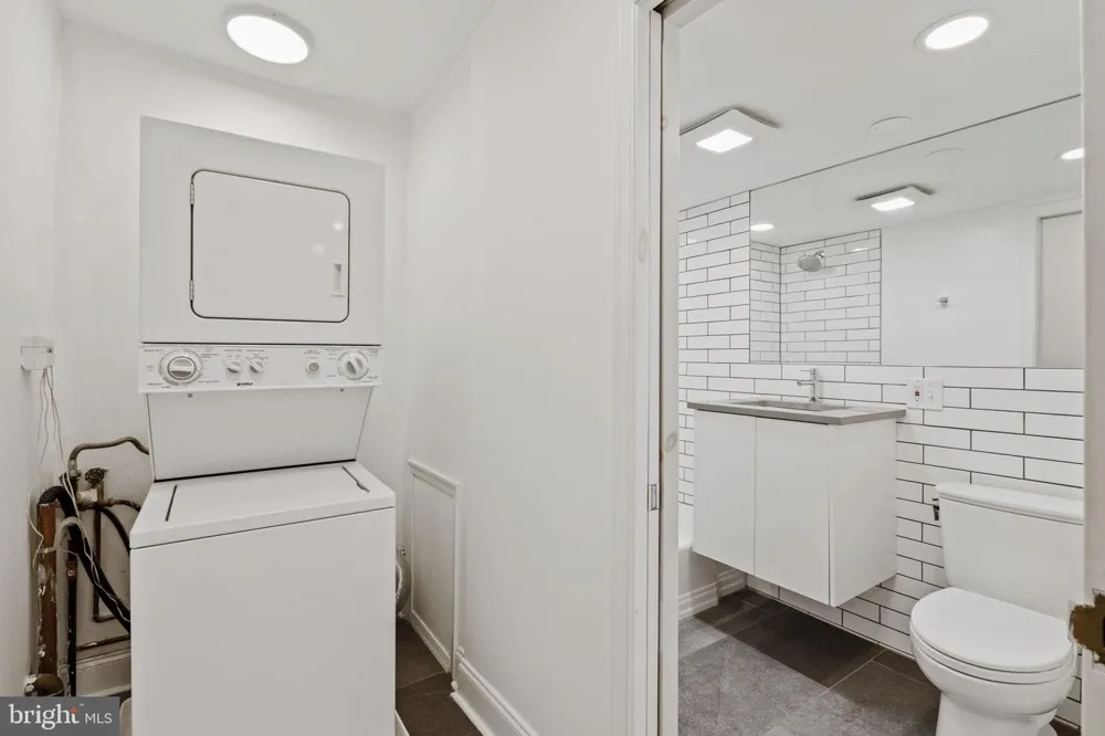 1810 RITTENHOUSE SQUARE #313 Philadelphia, PA 19103