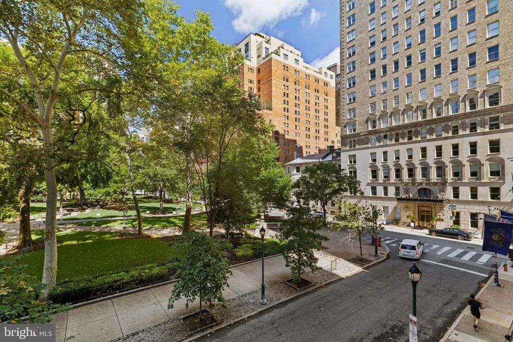 1810 RITTENHOUSE SQUARE #313 Philadelphia, PA 19103