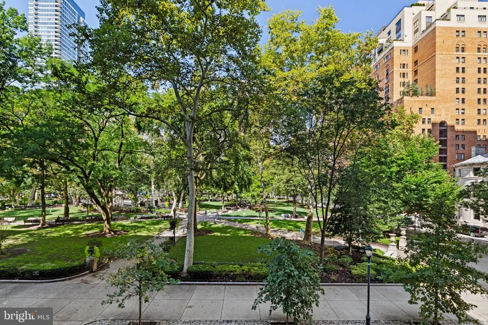 1810 RITTENHOUSE SQUARE #313 Philadelphia, PA 19103