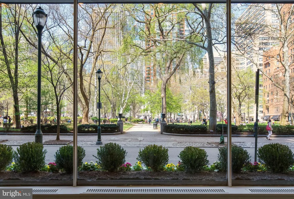 1810 RITTENHOUSE SQUARE #313 Philadelphia, PA 19103