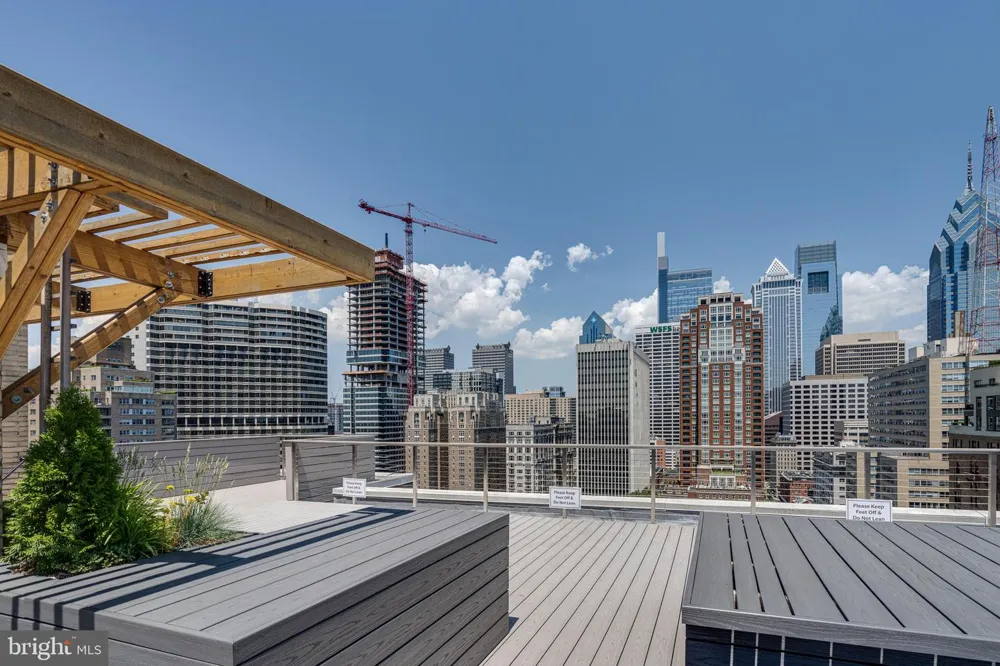 1810 RITTENHOUSE SQUARE #313 Philadelphia, PA 19103