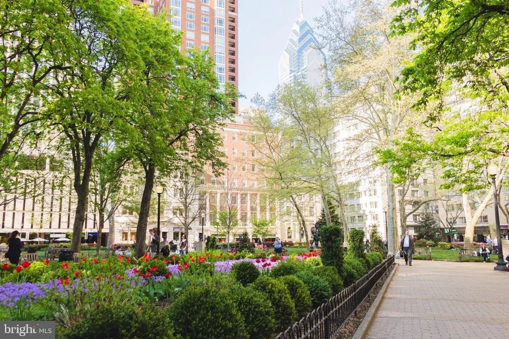 1810 RITTENHOUSE SQUARE #313 Philadelphia, PA 19103