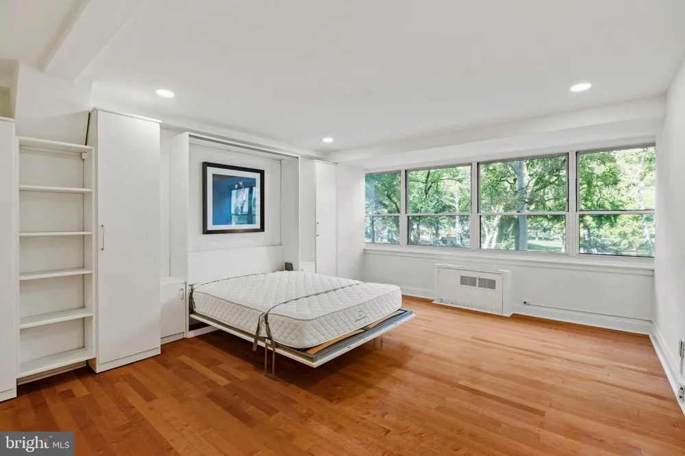 1810 RITTENHOUSE SQUARE #313 Philadelphia, PA 19103