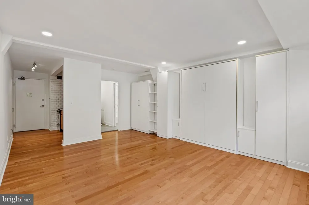 1810 RITTENHOUSE SQUARE #313 Philadelphia, PA 19103