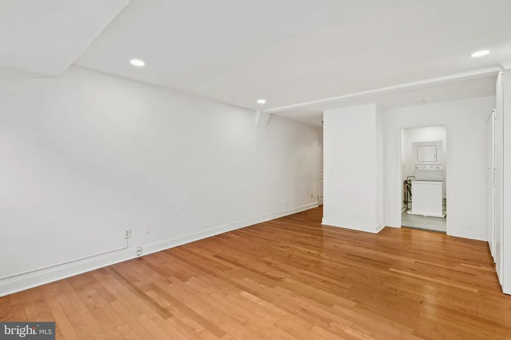1810 RITTENHOUSE SQUARE #313 Philadelphia, PA 19103