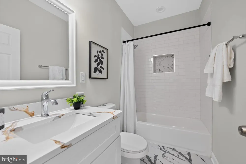 1613 LONGWOOD STREET Baltimore, MD 21216