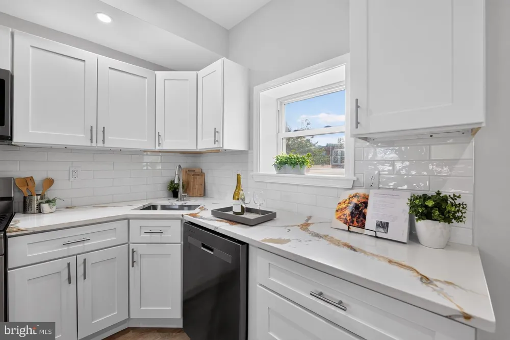 1613 LONGWOOD STREET Baltimore, MD 21216