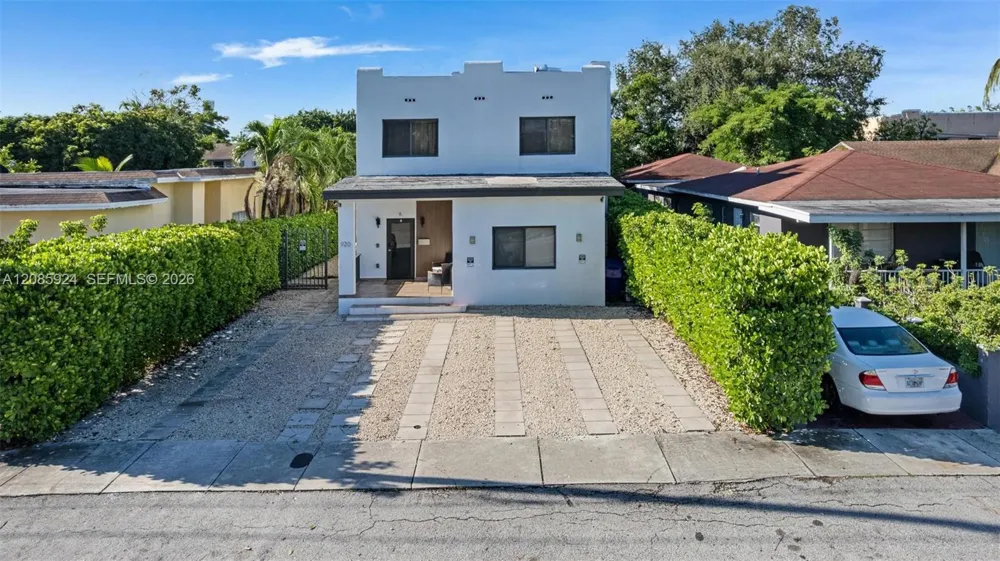 920 SW 9th St #B Miami, FL 33130