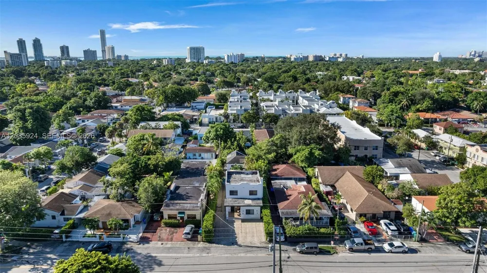 920 SW 9th St #B Miami, FL 33130