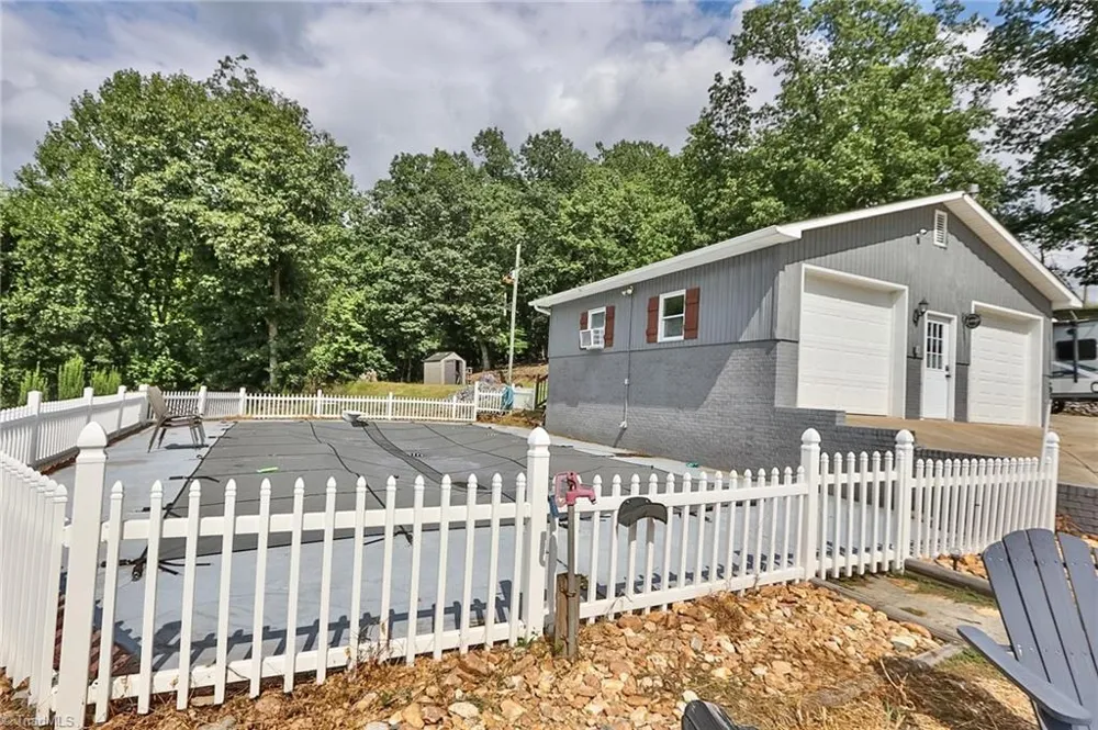 3459 Billings Hill Church Road Traphill, NC 28685