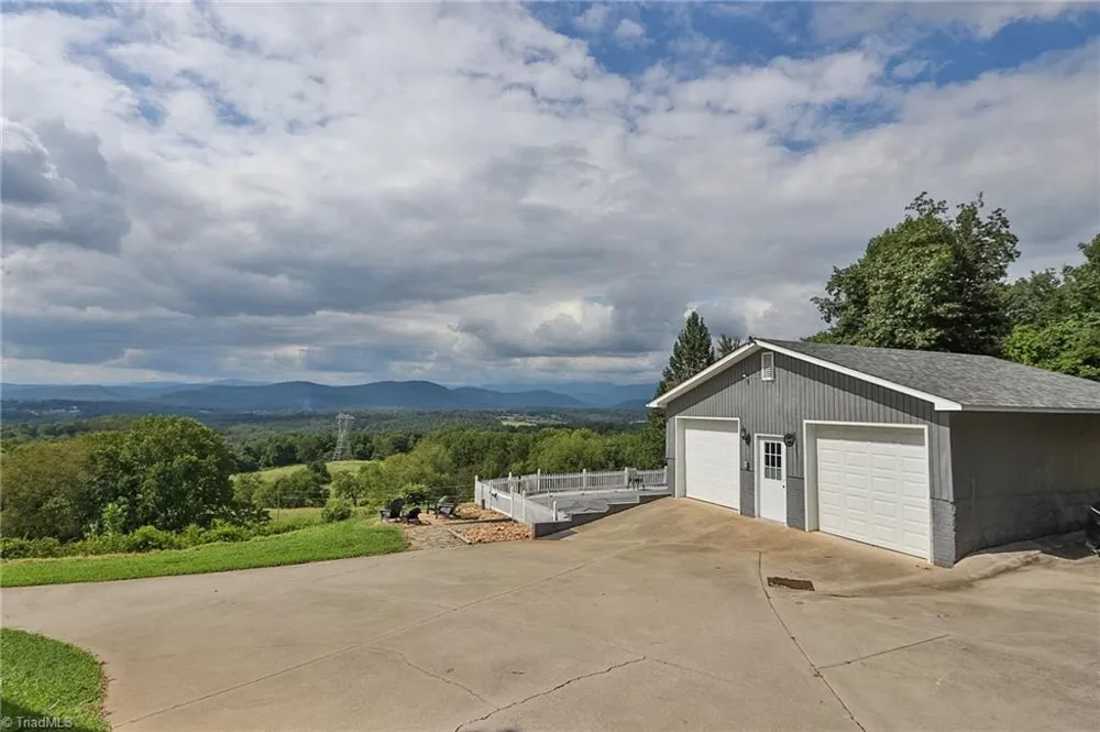 3459 Billings Hill Church Road Traphill, NC 28685