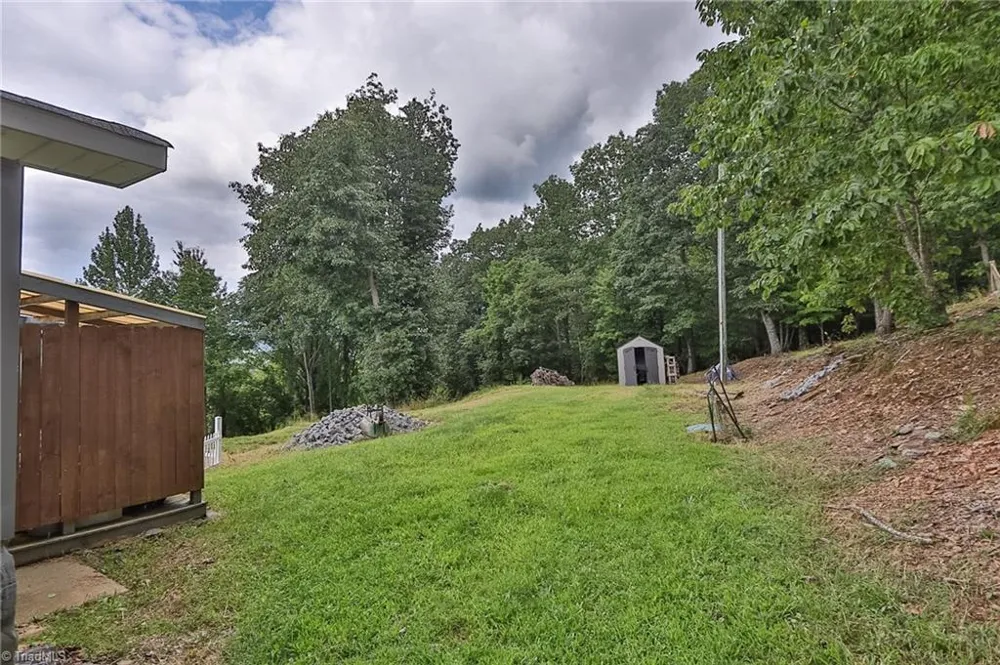 3459 Billings Hill Church Road Traphill, NC 28685