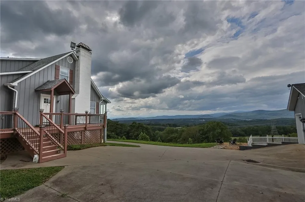 3459 Billings Hill Church Road Traphill, NC 28685