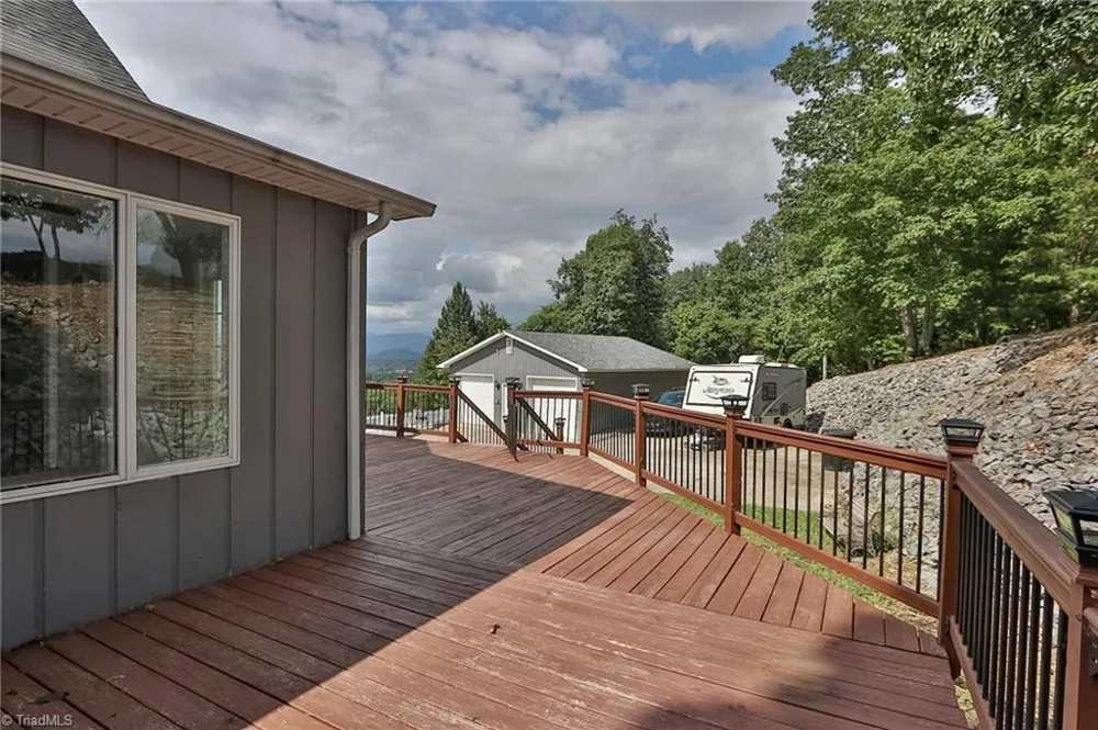 3459 Billings Hill Church Road Traphill, NC 28685