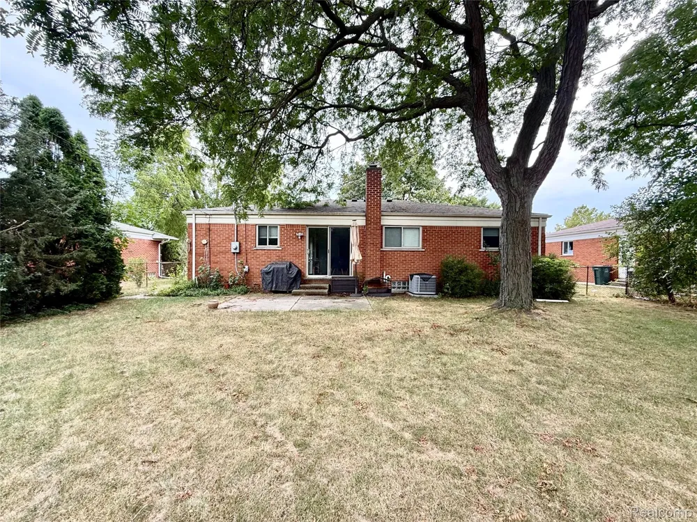 2857 Sherbourne Drive Troy City, MI 48083