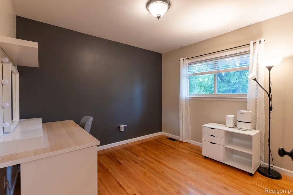 2857 Sherbourne Drive Troy City, MI 48083
