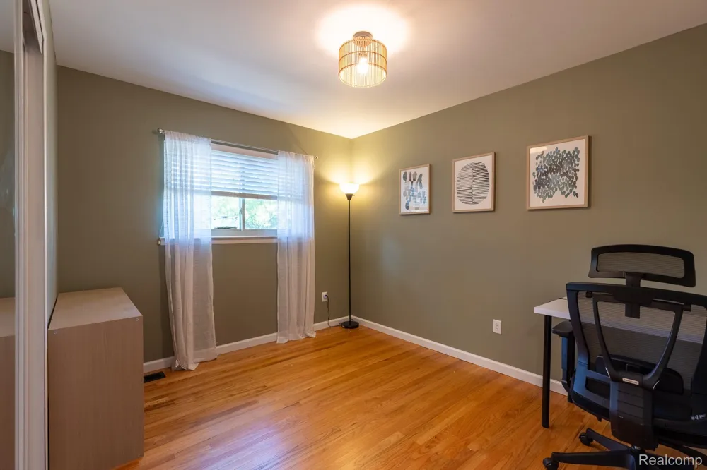 2857 Sherbourne Drive Troy City, MI 48083