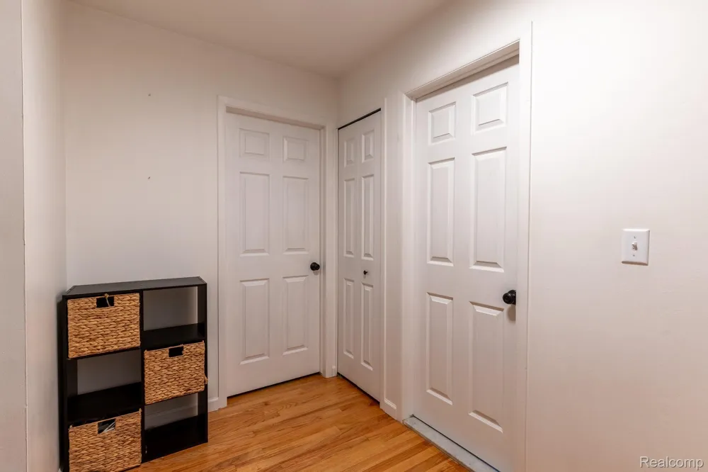 2857 Sherbourne Drive Troy City, MI 48083