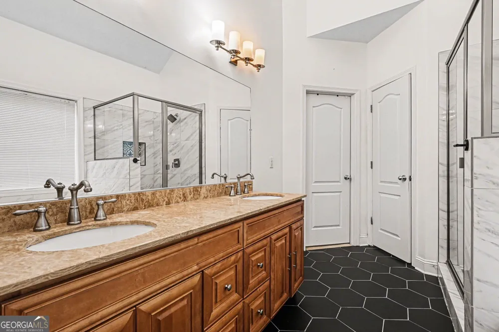 4597 Alpine DR SW Lilburn, GA 30047