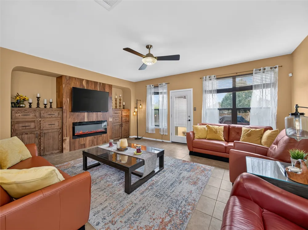 1017 Oatmeal Drive Pflugerville, TX 78660