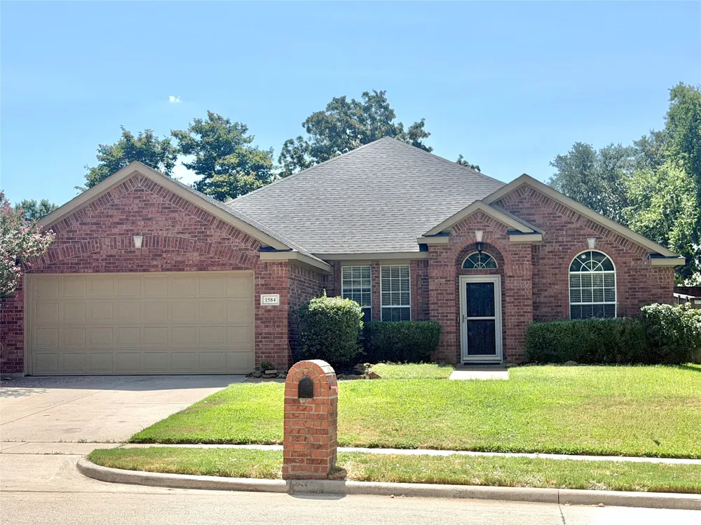 1584 Meadowview Corinth, TX 76210