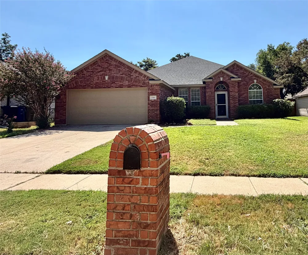 1584 Meadowview Corinth, TX 76210