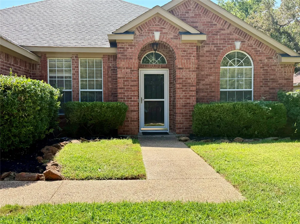 1584 Meadowview Corinth, TX 76210