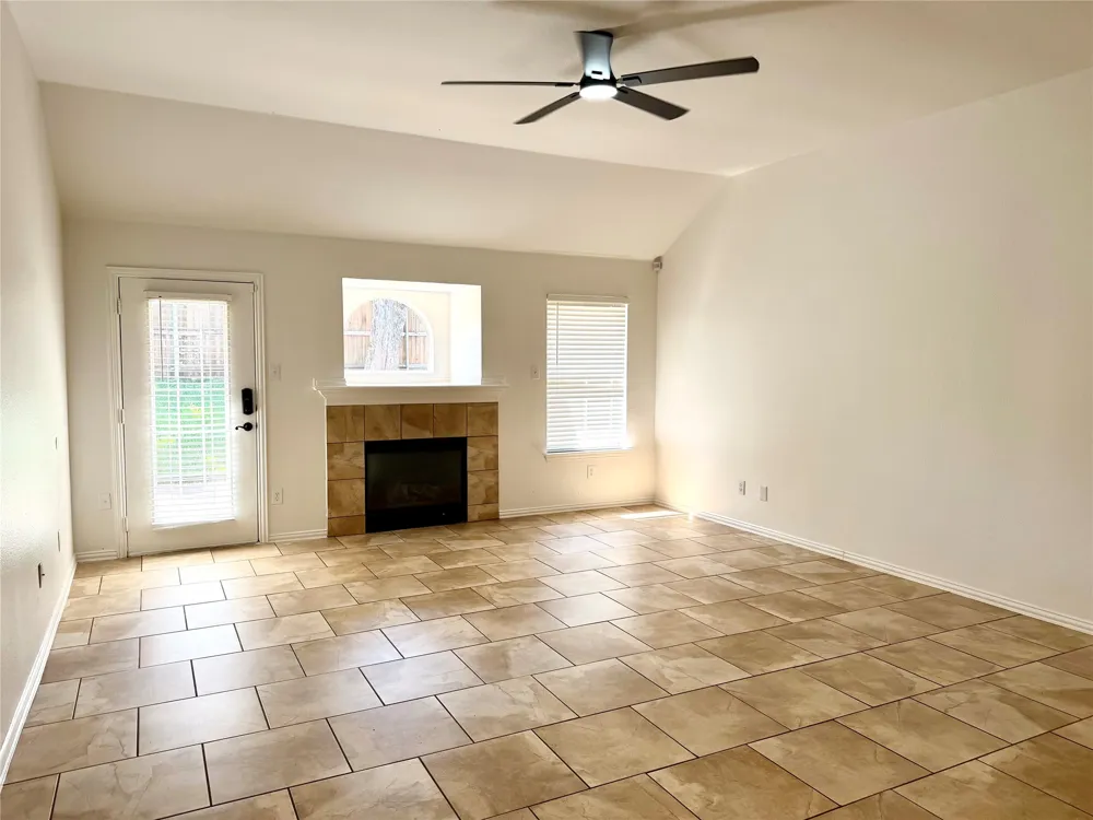 1584 Meadowview Corinth, TX 76210