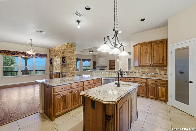 401 LORNE RD Canyon Lake, TX 78133