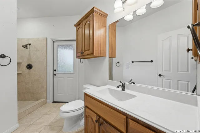 401 LORNE RD Canyon Lake, TX 78133