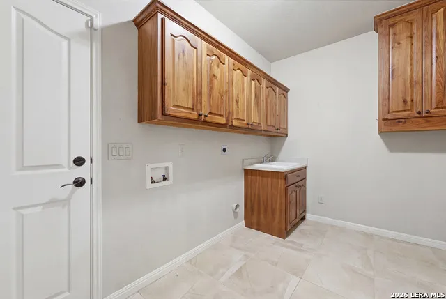 401 LORNE RD Canyon Lake, TX 78133
