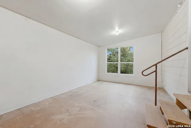 401 LORNE RD Canyon Lake, TX 78133