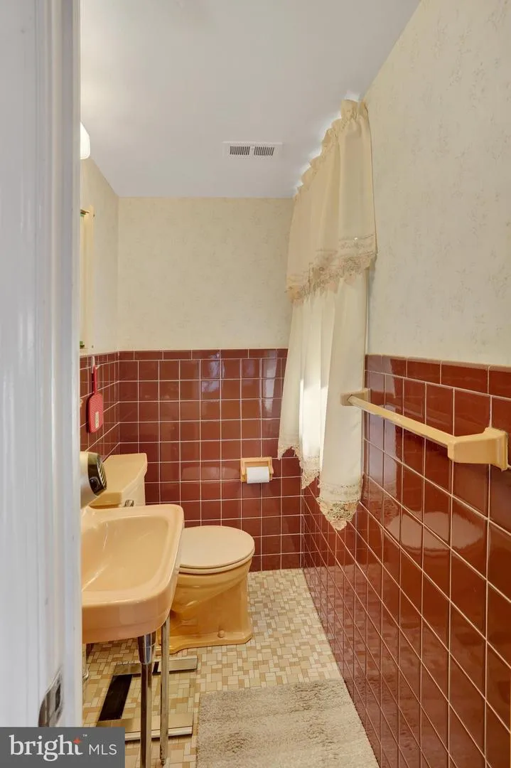 1243 STANWOOD STREET Philadelphia, PA 19111
