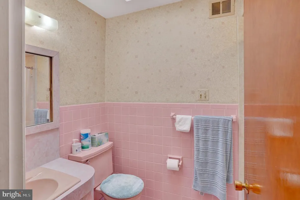 1243 STANWOOD STREET Philadelphia, PA 19111