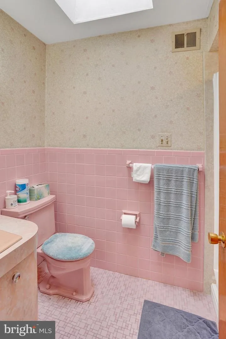 1243 STANWOOD STREET Philadelphia, PA 19111