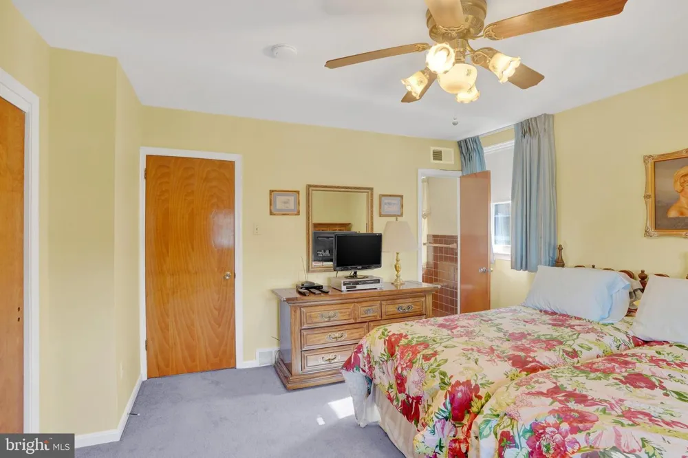 1243 STANWOOD STREET Philadelphia, PA 19111