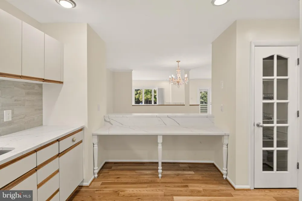 1987 LAKEPORT WAY Reston, VA 20191