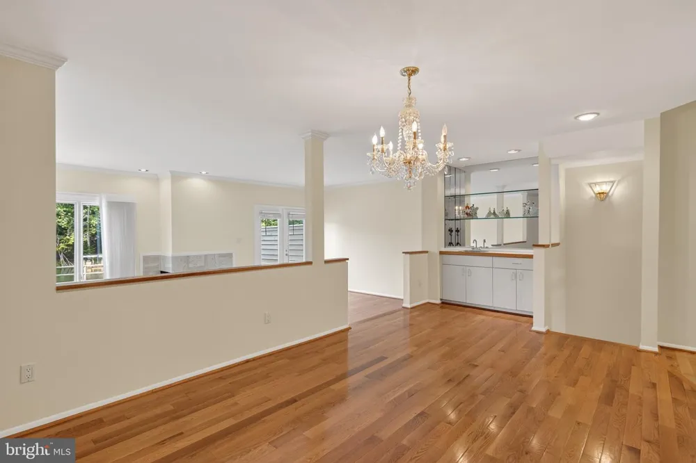 1987 LAKEPORT WAY Reston, VA 20191