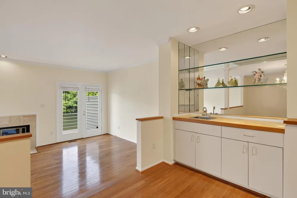 1987 LAKEPORT WAY Reston, VA 20191