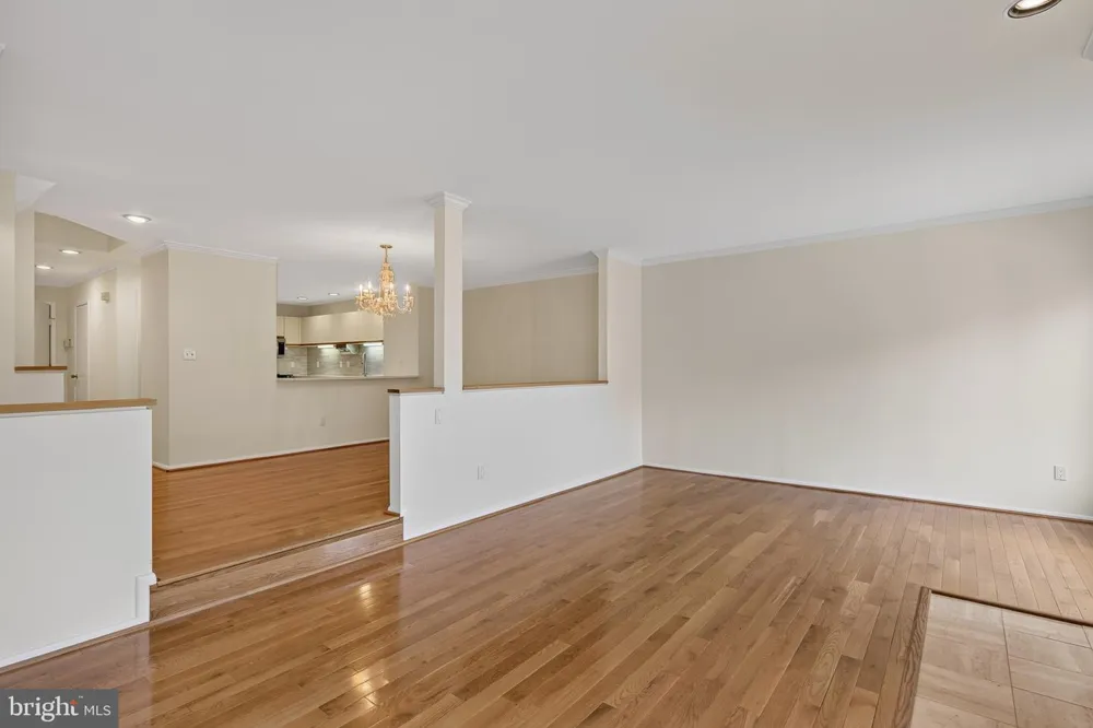 1987 LAKEPORT WAY Reston, VA 20191