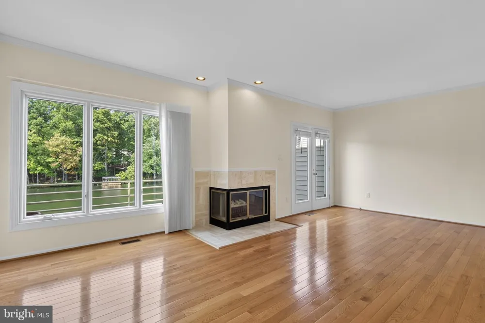 1987 LAKEPORT WAY Reston, VA 20191