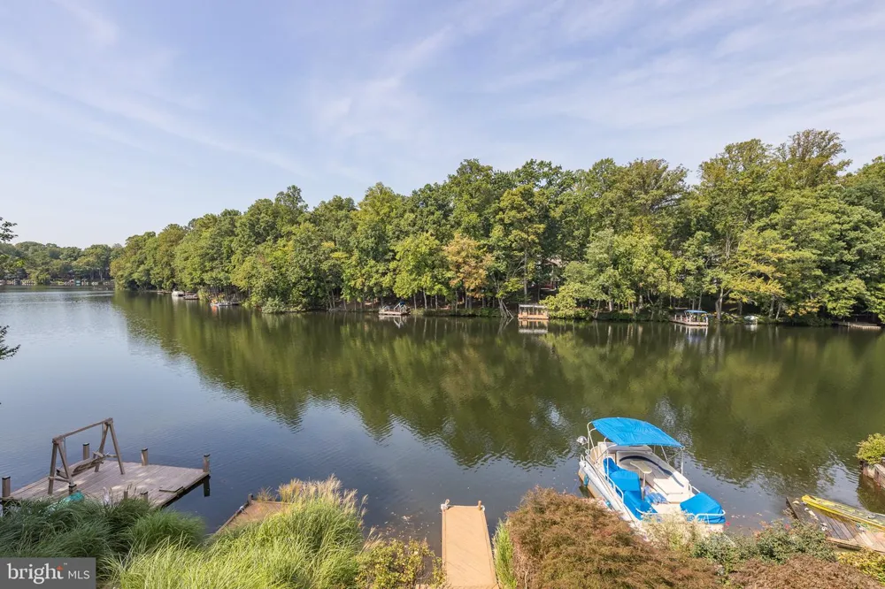 1987 LAKEPORT WAY Reston, VA 20191