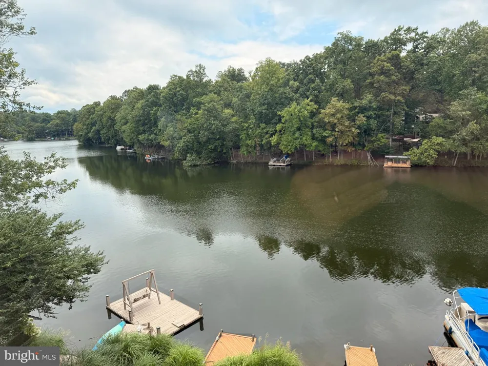 1987 LAKEPORT WAY Reston, VA 20191