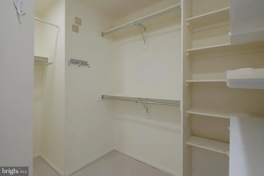 1987 LAKEPORT WAY Reston, VA 20191