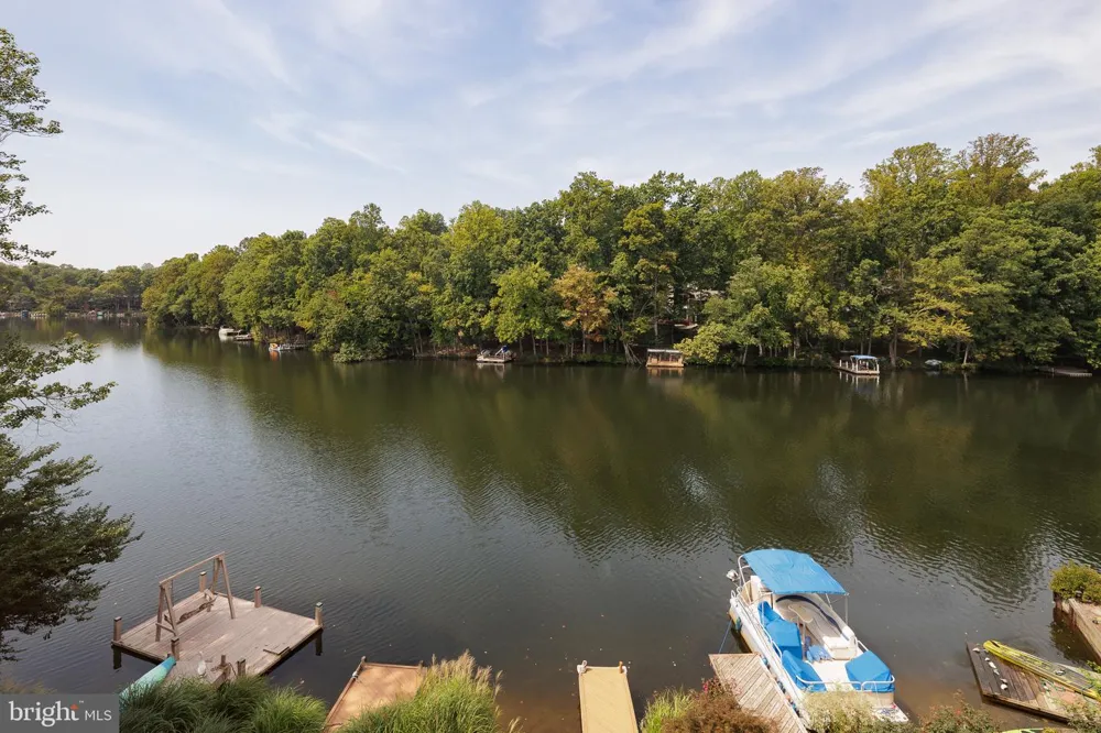 1987 LAKEPORT WAY Reston, VA 20191